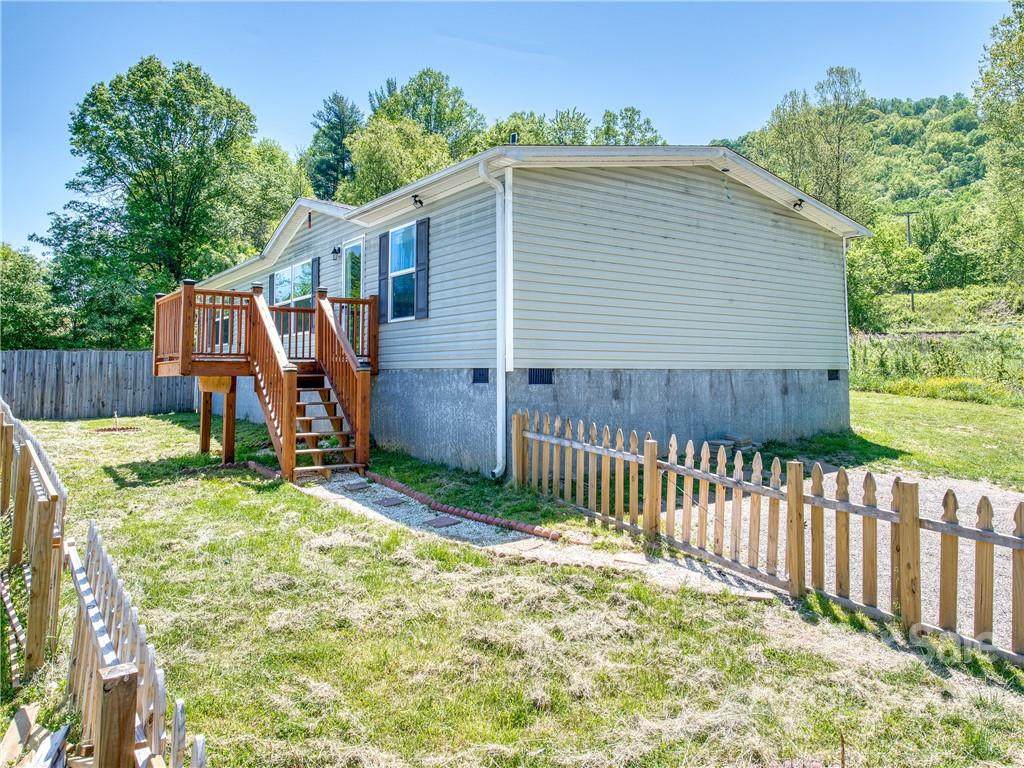 285 Ernest Rogers Road - Photo 1