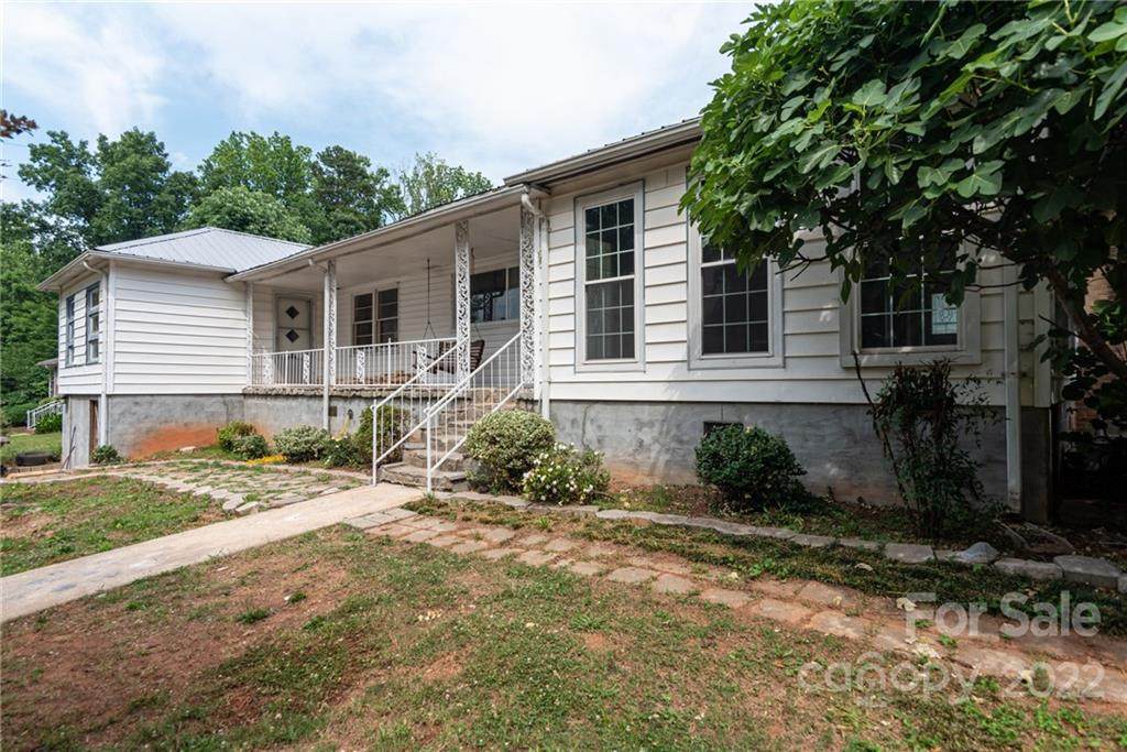 1677 Perth Road - Photo 1