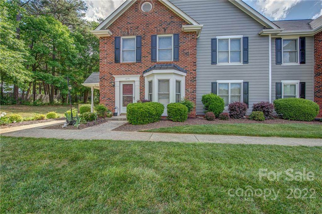 1691 Robinwood Road - Photo 1