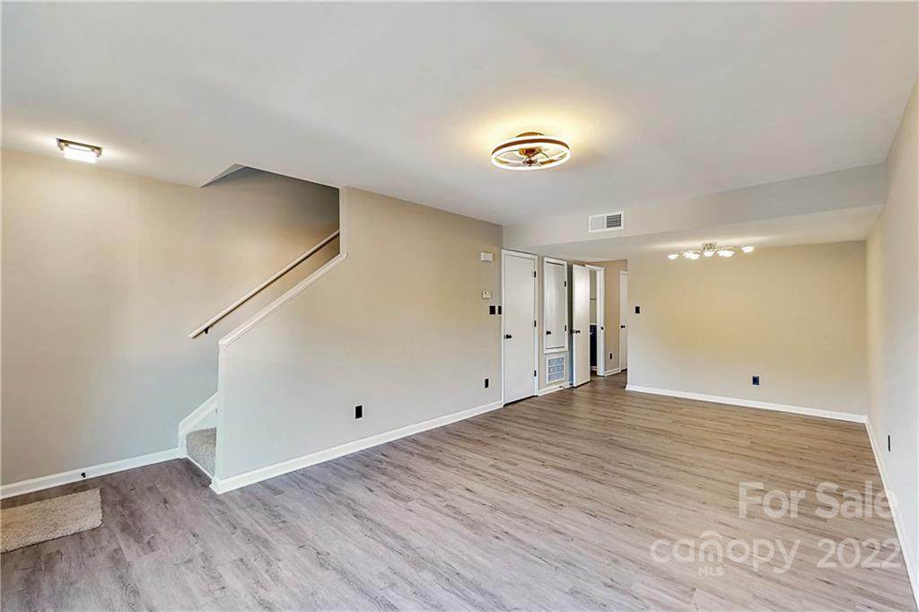 7915 Oak Meadow Court - Photo 1