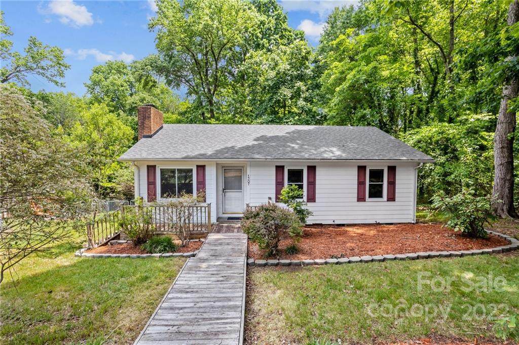 1307 Meadow Avenue - Photo 1