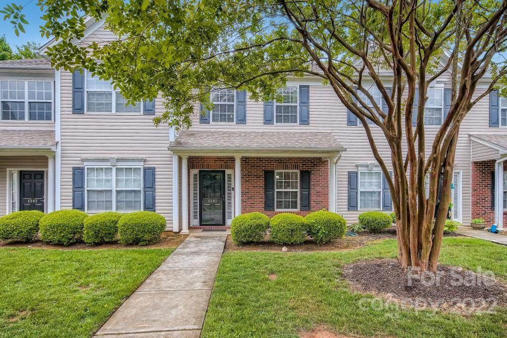 4307 Glenlea Commons Drive - Photo 1