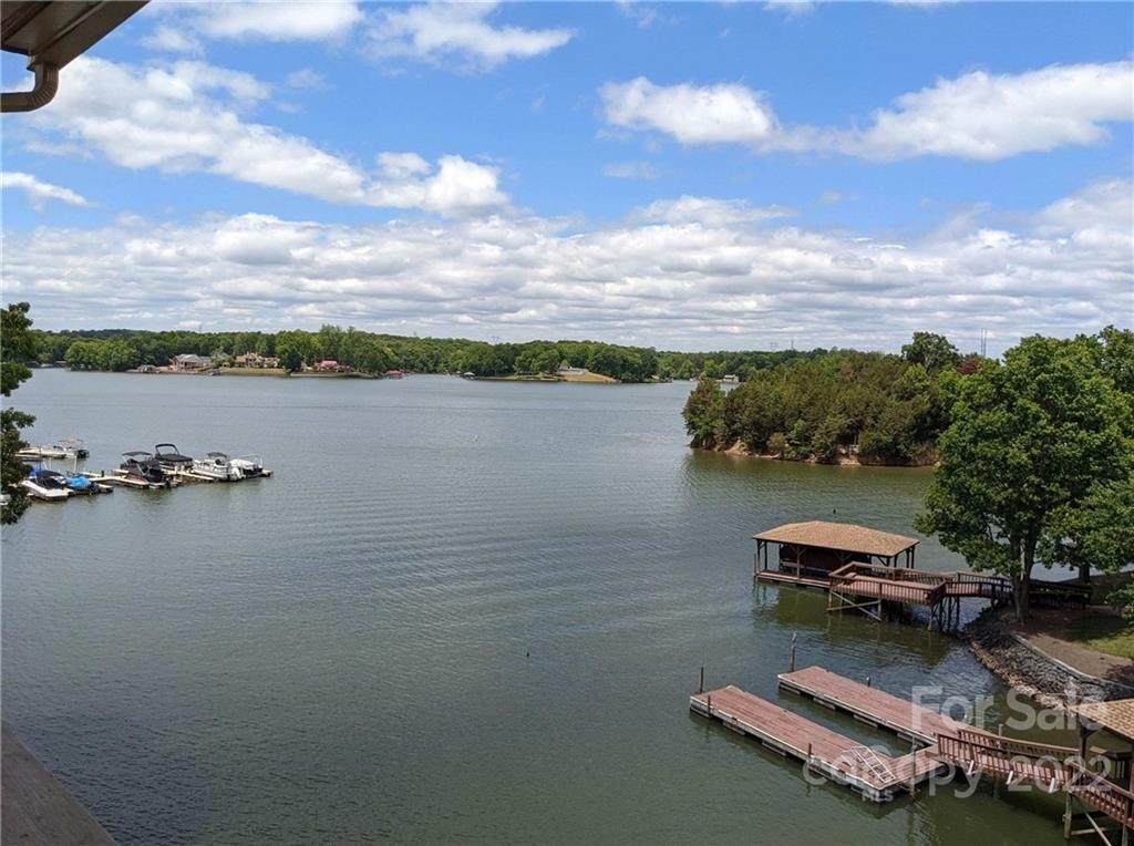 13822 Queens Harbor Road - Photo 1
