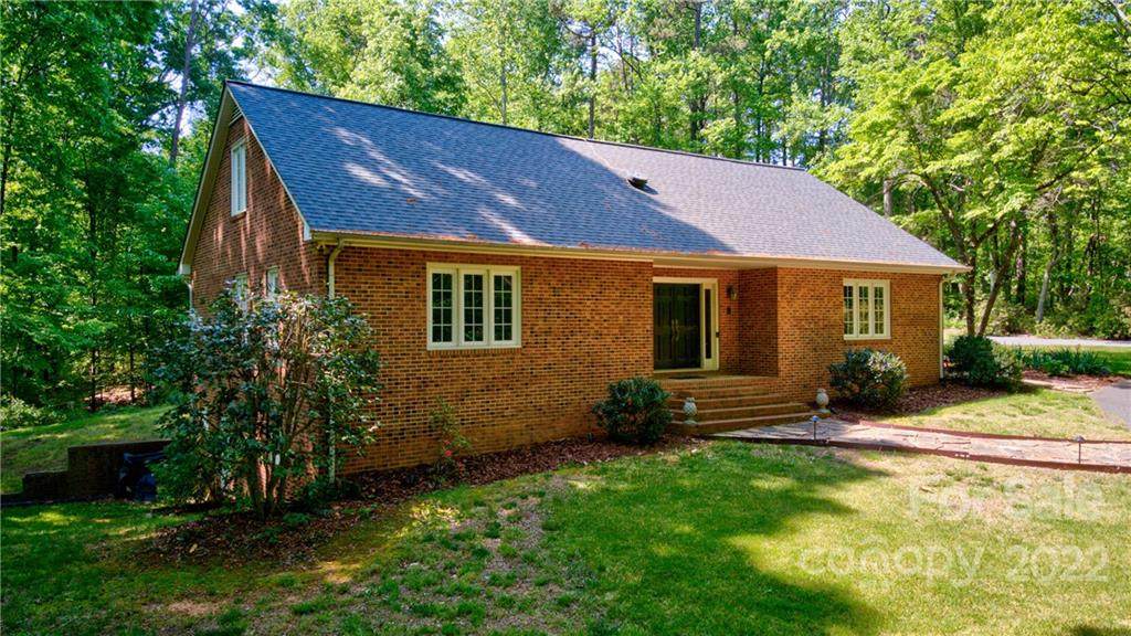 802 Fieldstone Road - Photo 1