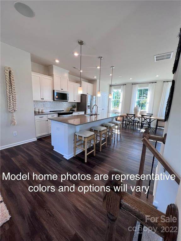 3137 Pirates Place - Photo 1