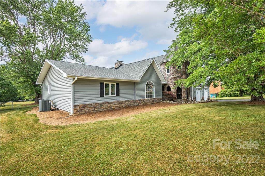 15 White Pine Circle - Photo 1