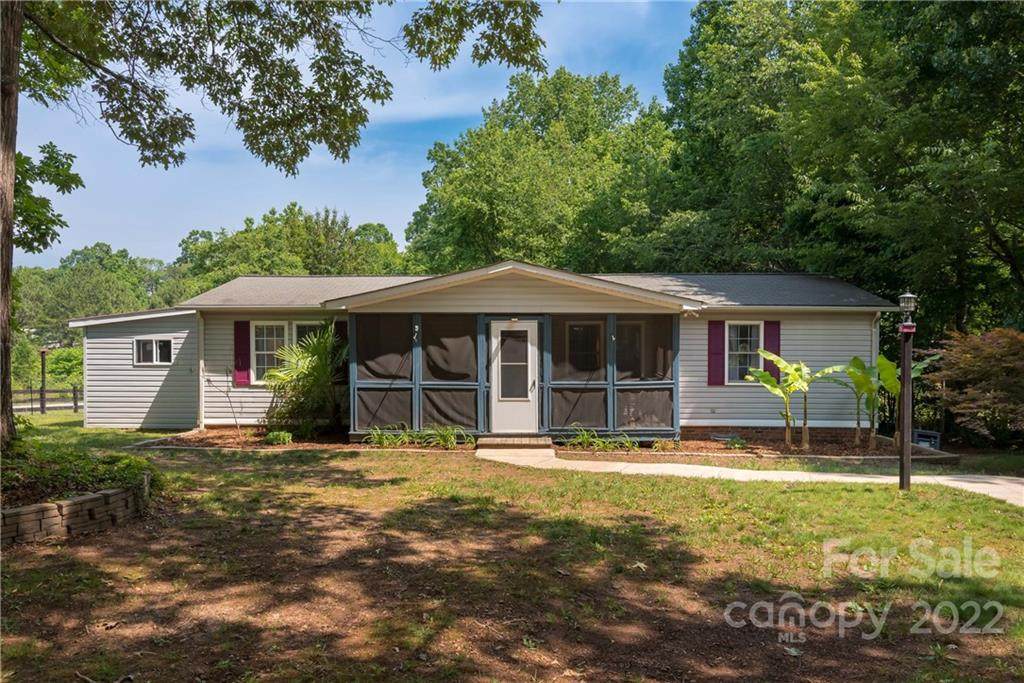 6271 Sherwood Lane - Photo 1