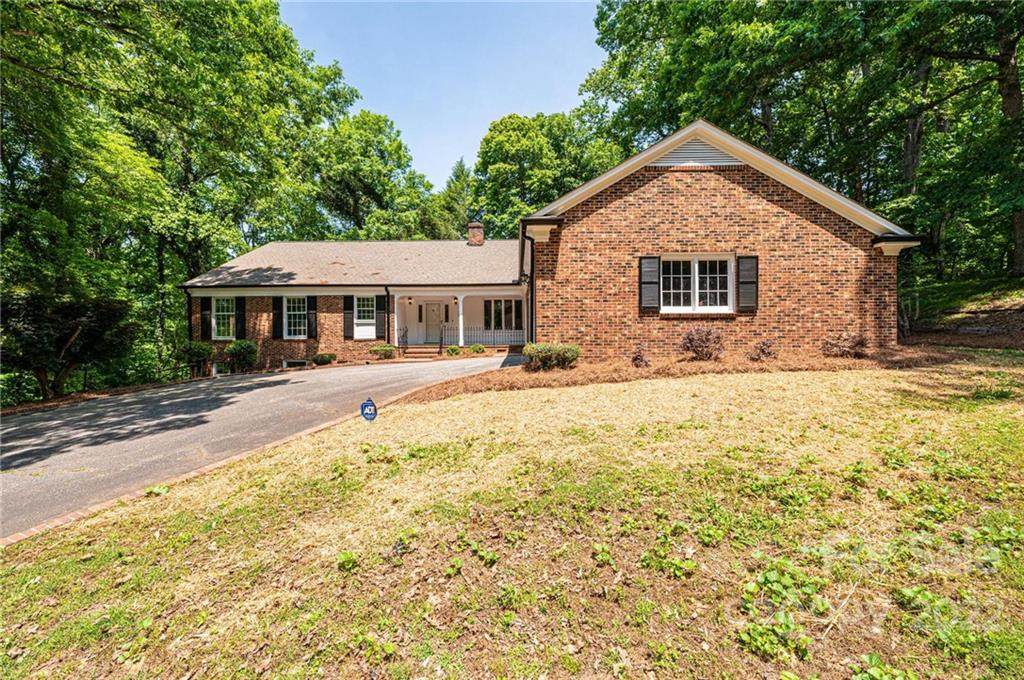 214 Hillside Lane - Photo 1