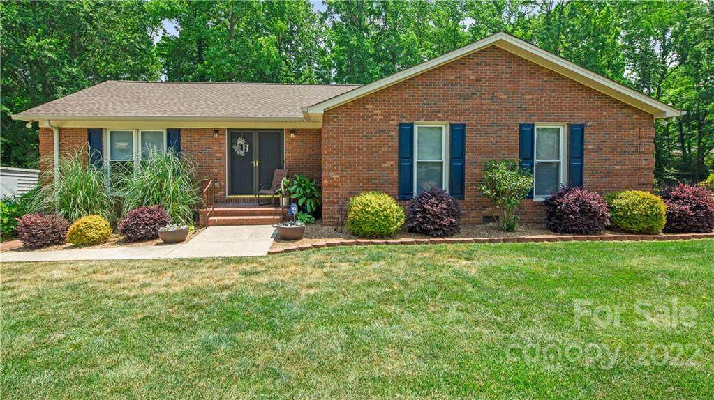 4915 Prestwick Lane - Photo 1