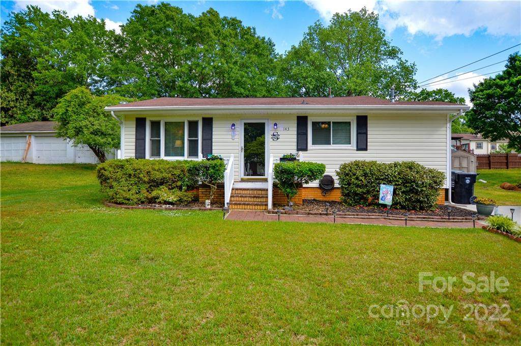 143 Pounds Avenue - Photo 1
