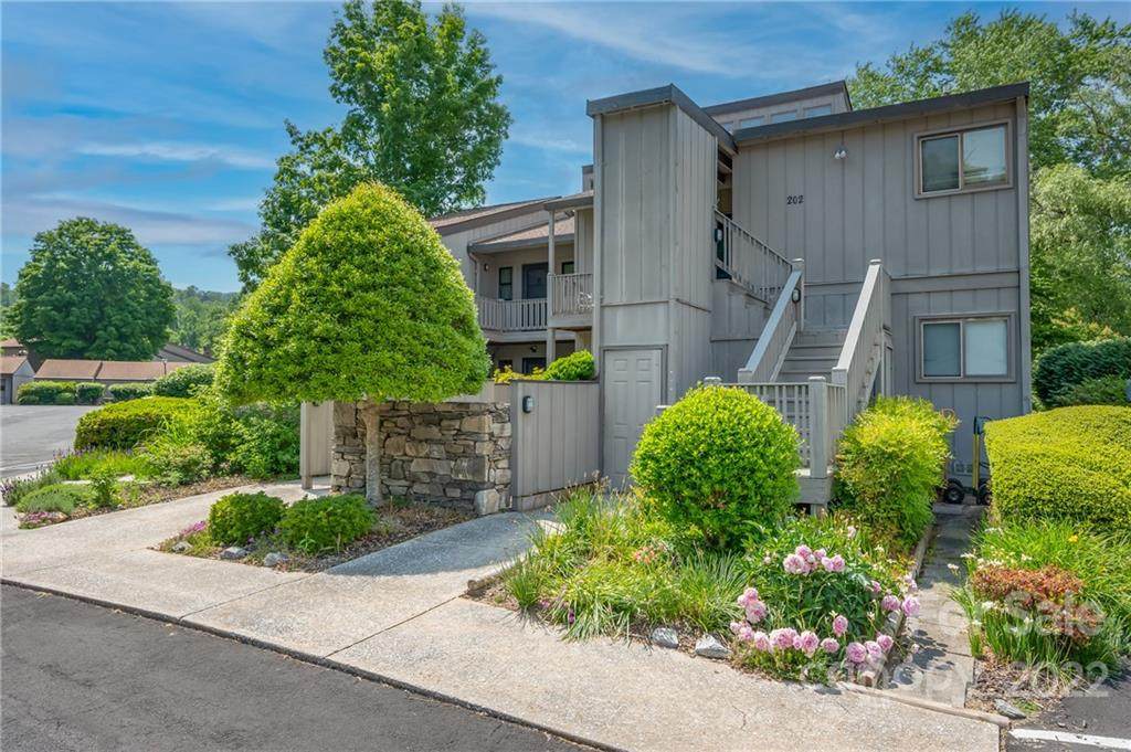 202 Juniper Lane - Photo 1