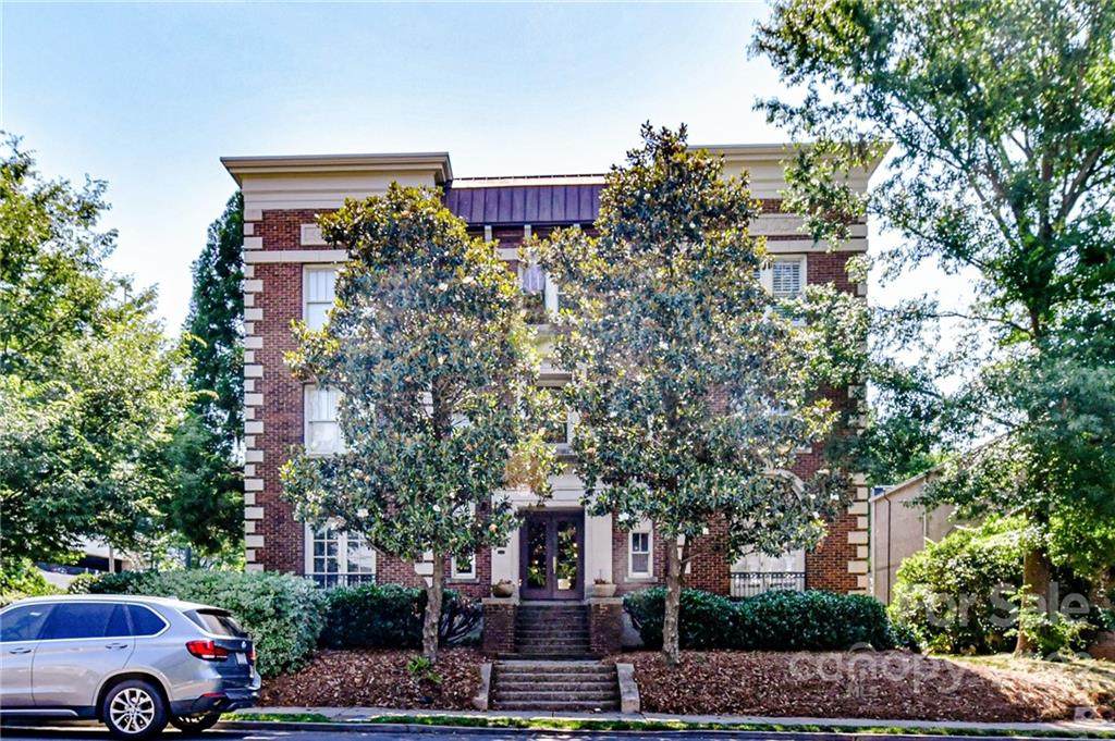 712 Louise Avenue - Photo 1