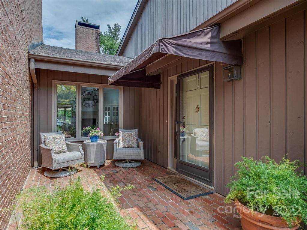 5002 Sunningdale Court - Photo 1