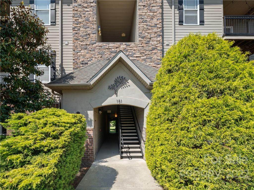 181 Brickton Village Circle - Photo 1