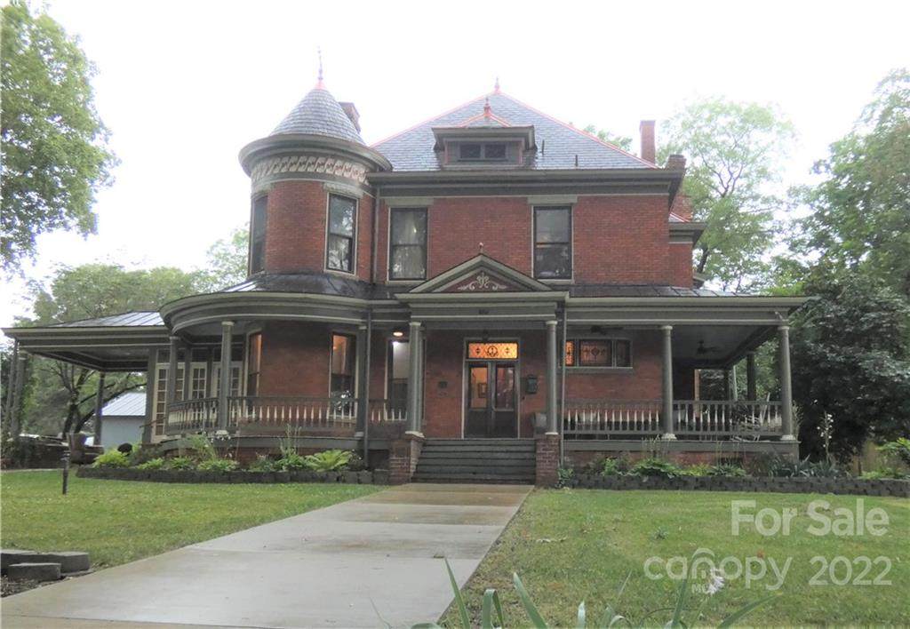 612 Mulberry Street - Photo 1