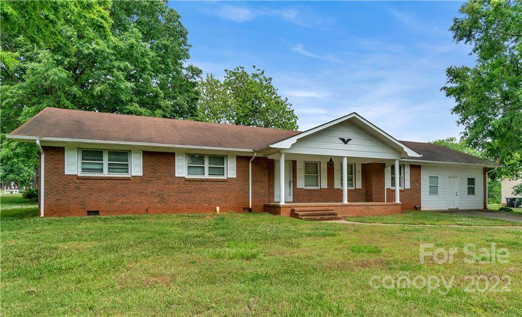 151 Woodland Drive - Photo 1