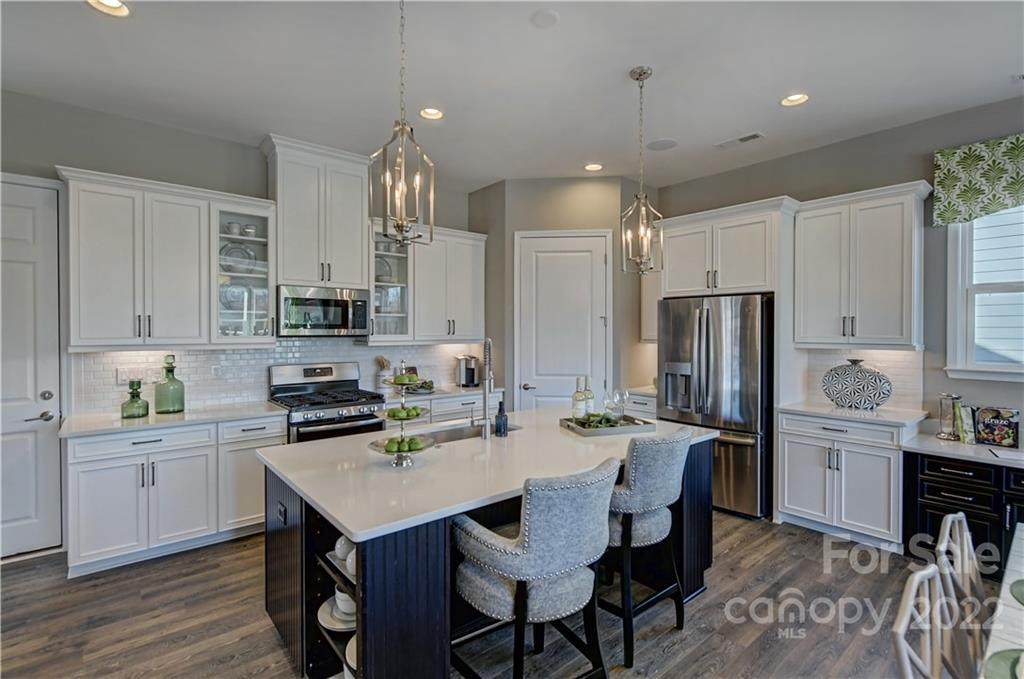 422 Northgate Boulevard - Photo 1