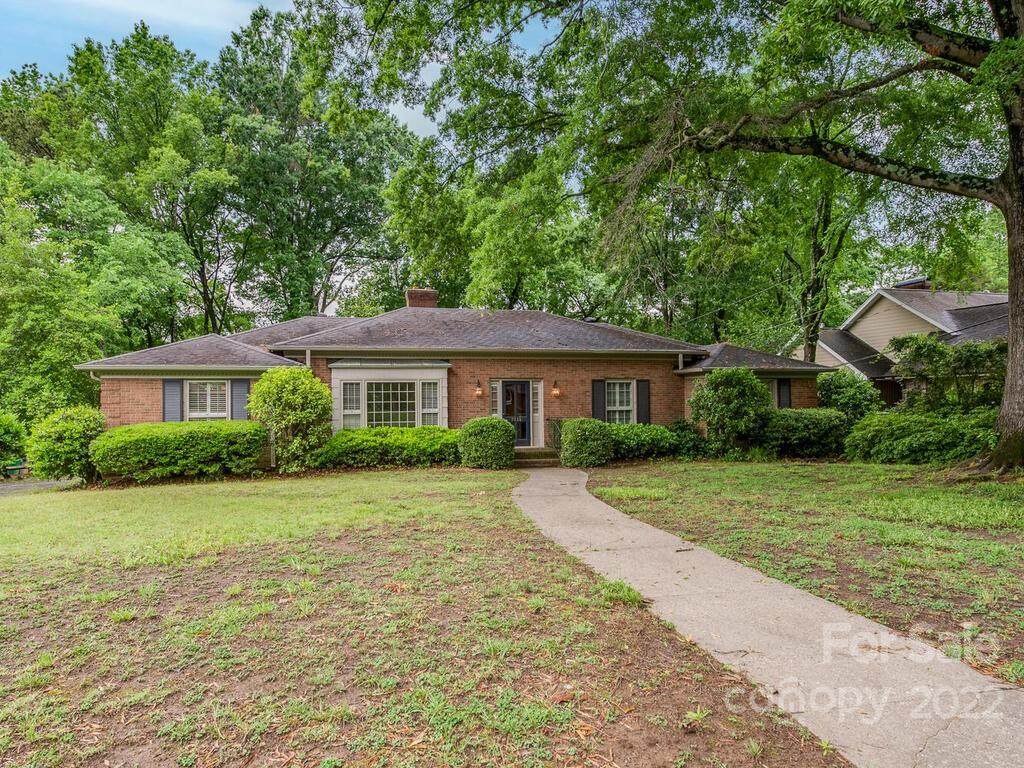 2433 Knollwood Road - Photo 1