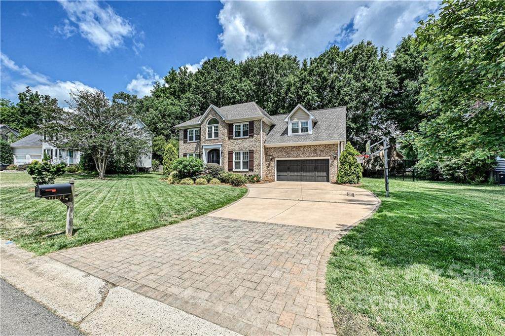 1031 Worcaster Place - Photo 1