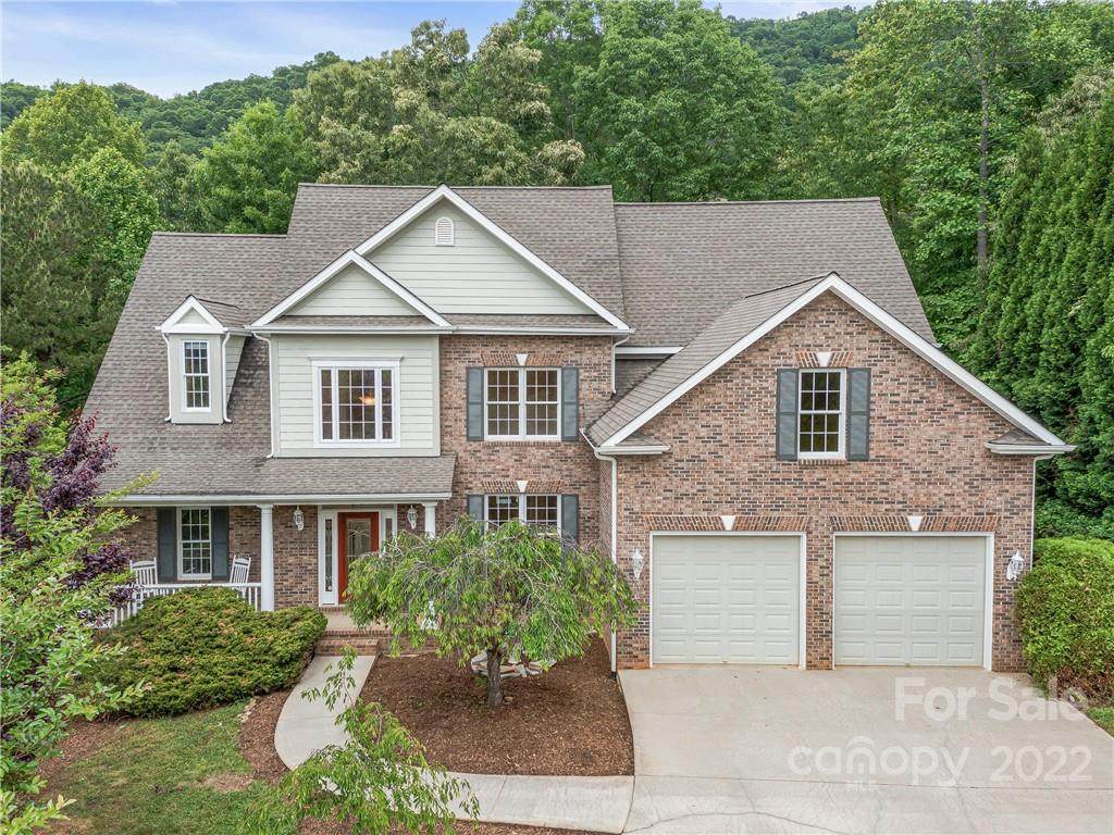 140 Twin Courts Drive - Photo 1