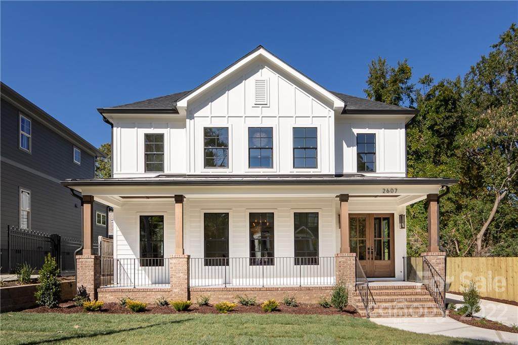 2607 Fort Street - Photo 1
