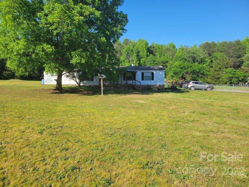 1492 Burrell Road - Photo 1
