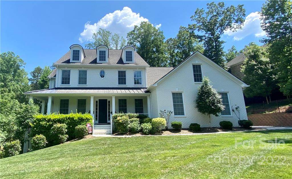709 Woodcliff Court - Photo 1