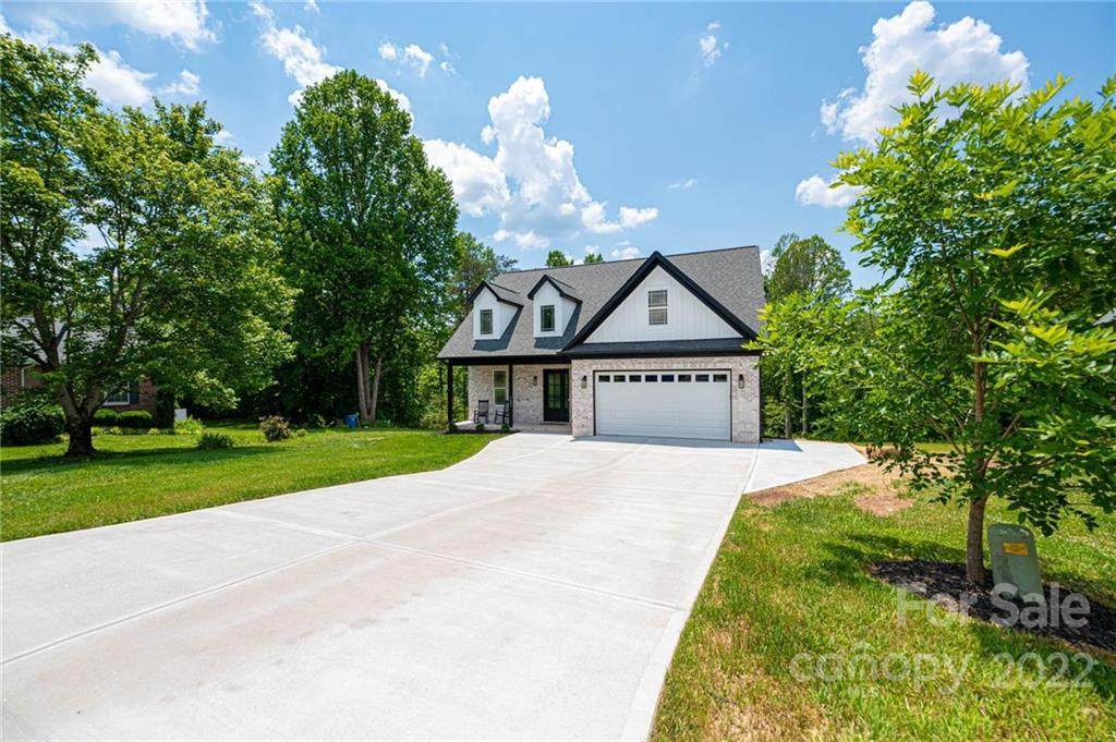 5005 Brickfield Street - Photo 1
