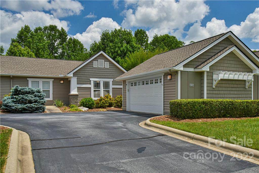 3905 Wood Duck Way - Photo 1