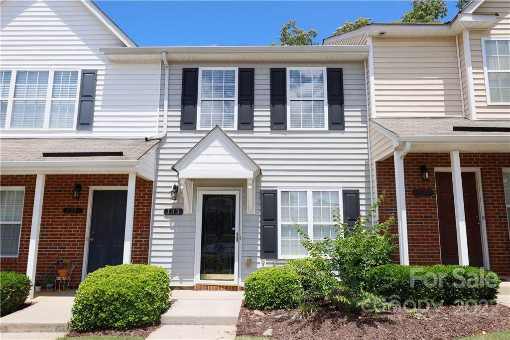 133 Lynch Circle - Photo 1