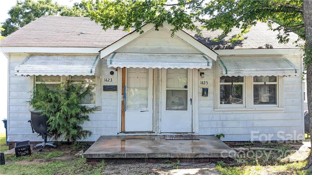 1423 Horah Street - Photo 1