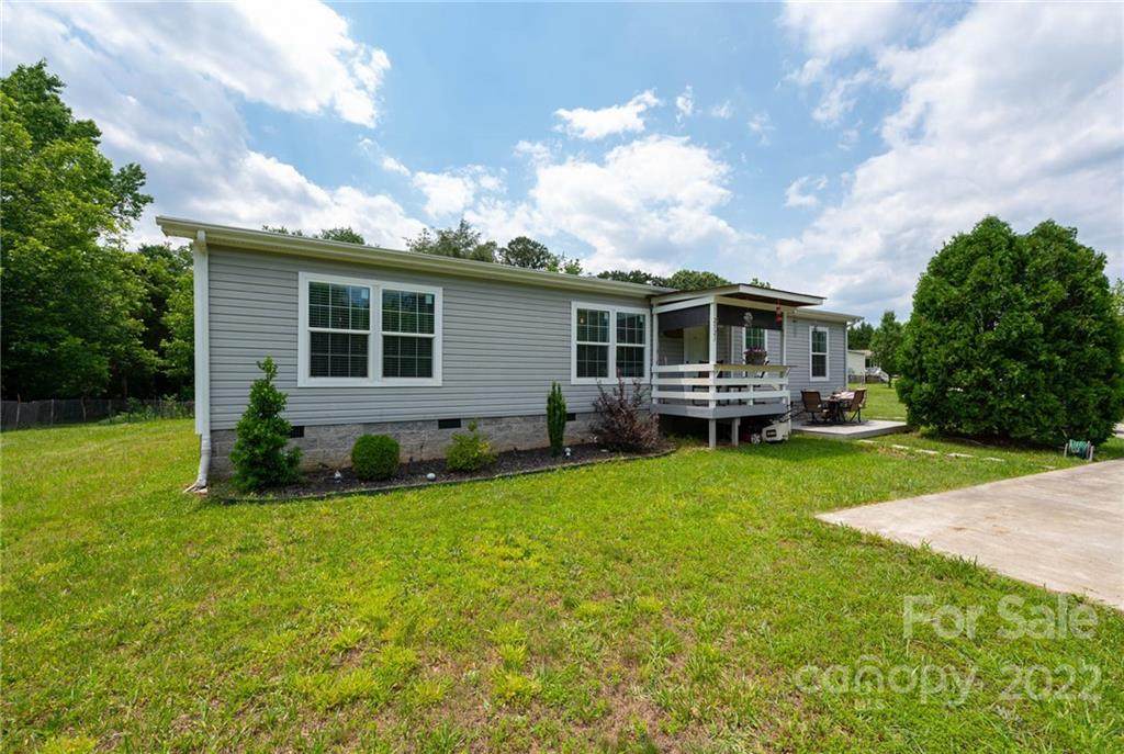 2521 5th Street - Photo 1