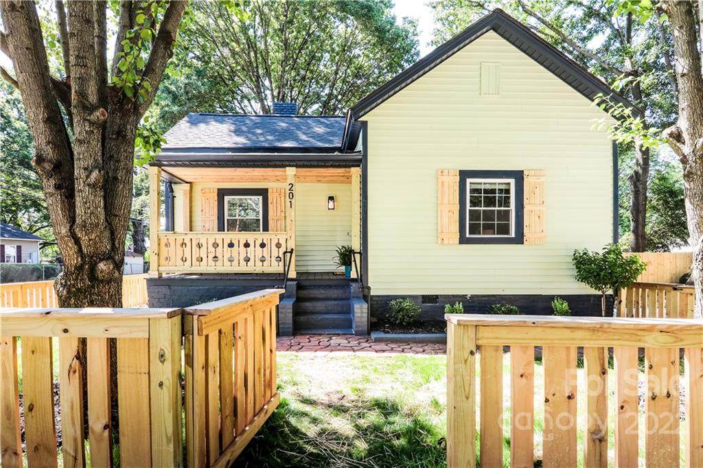 201 Cloudman Street - Photo 1