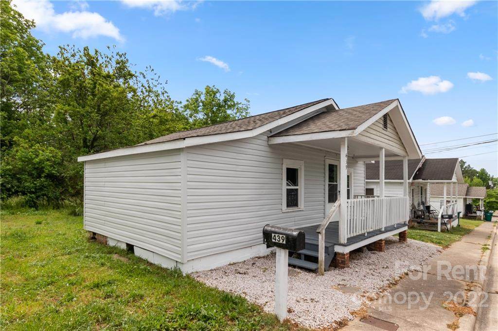 439 Davis Street - Photo 1