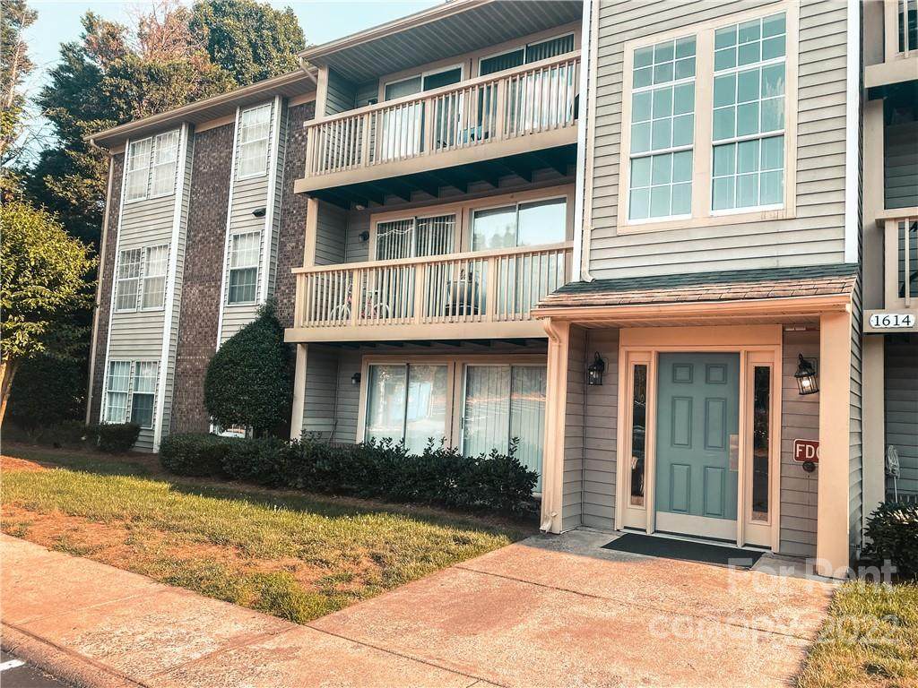 1614 Arlyn Circle - Photo 1