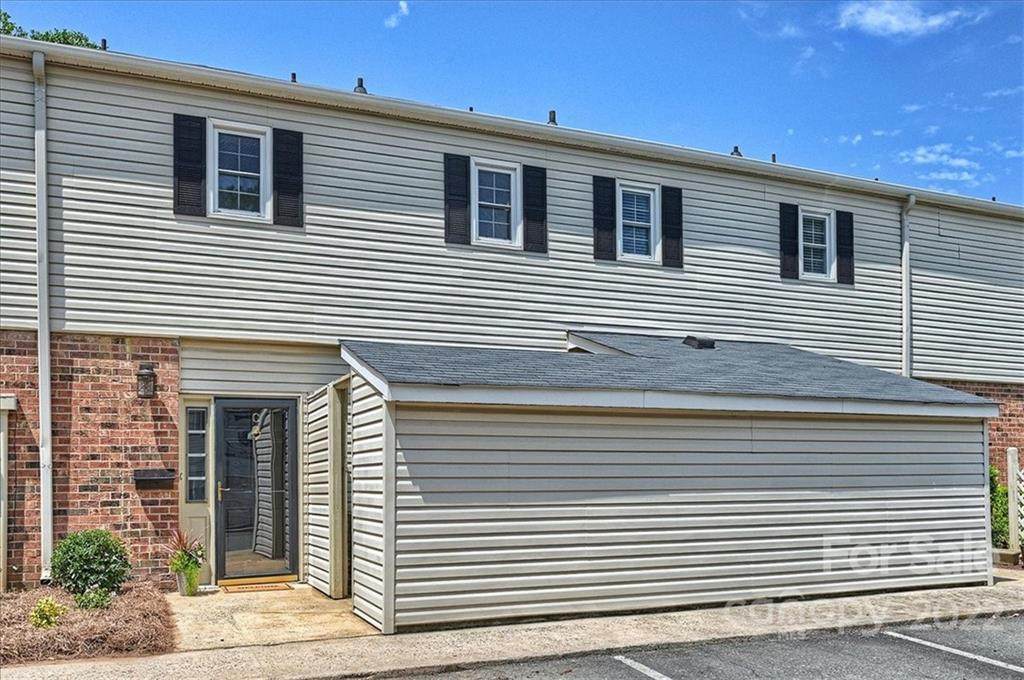 5945 Quail Hollow Road - Photo 1