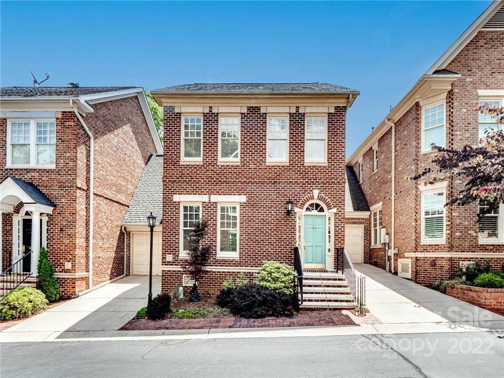 1112 Dilworth Crescent Row - Photo 1