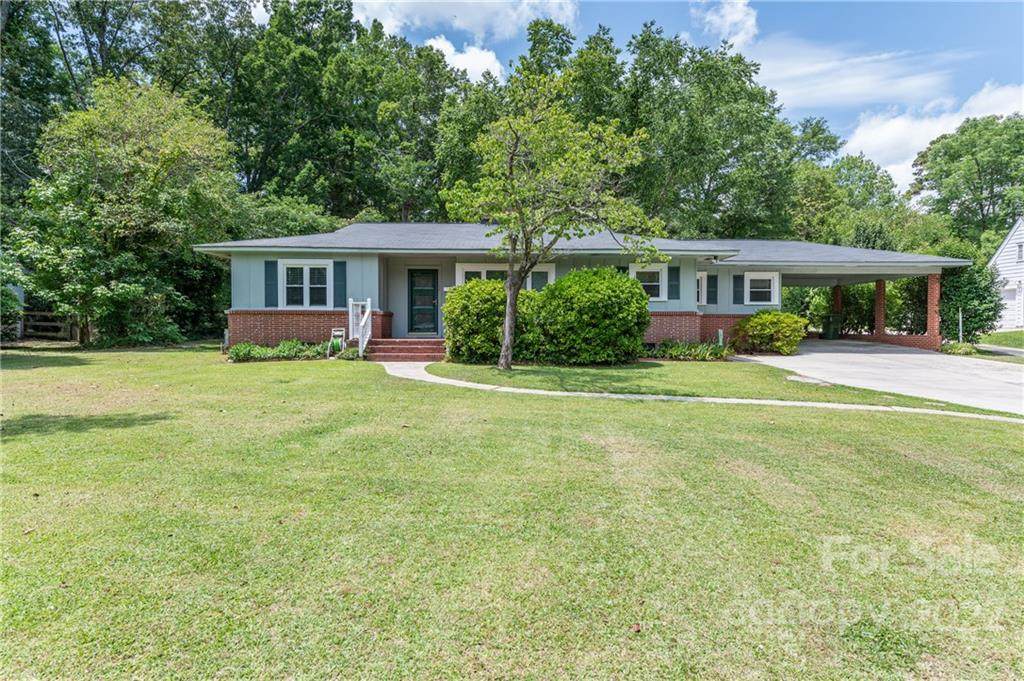 408 Edgewood Court - Photo 1