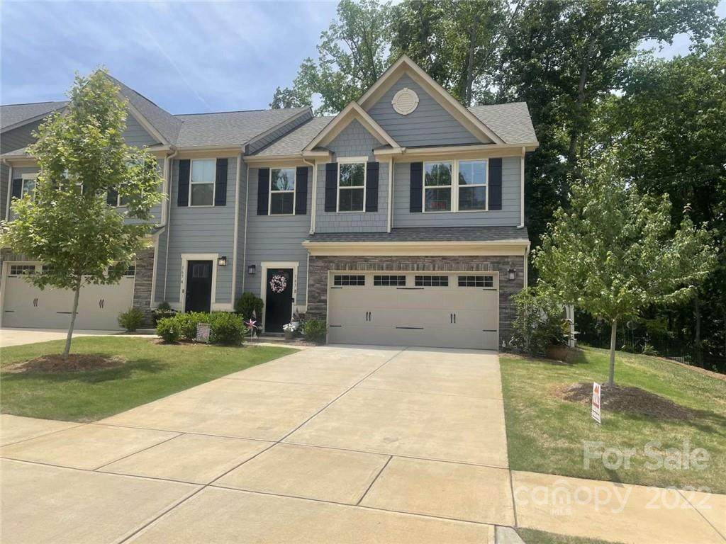 163 Beacon Drive - Photo 1