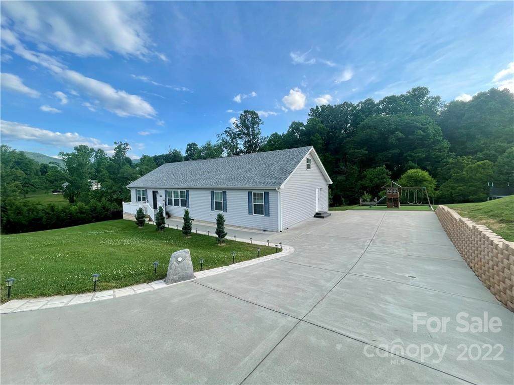 28 Daniel Brooke Drive - Photo 1