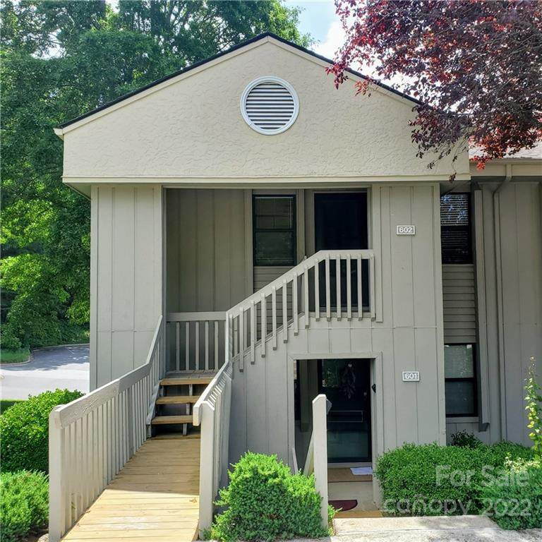 602 Abbey Circle - Photo 1