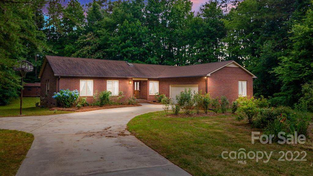 1320 Richard Road - Photo 1