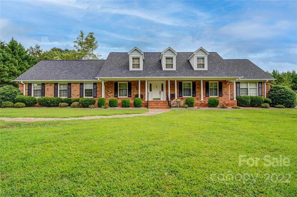 144 Lennox Drive - Photo 1