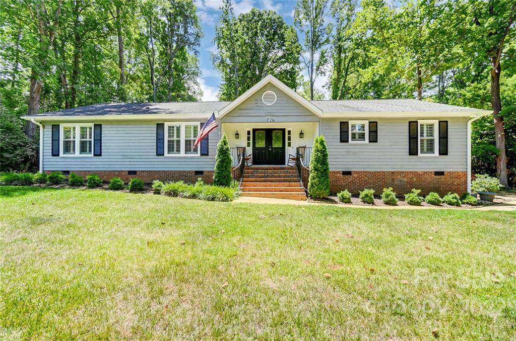 726 Knollwood Court - Photo 1