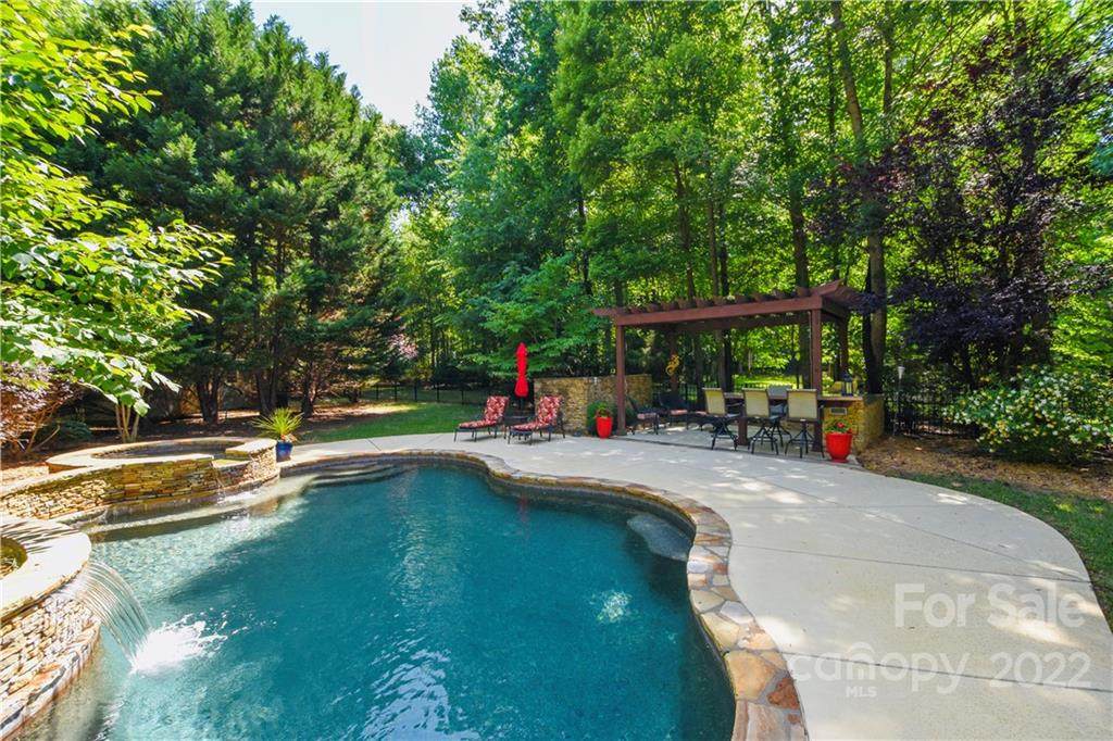 144 Summerfield Court - Photo 1