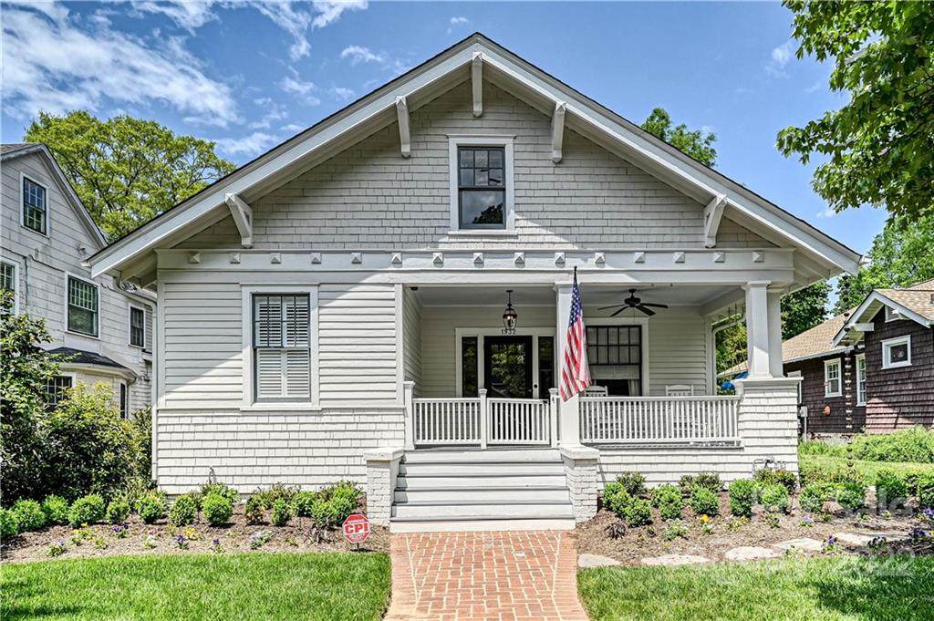 1932 Park Road - Photo 1