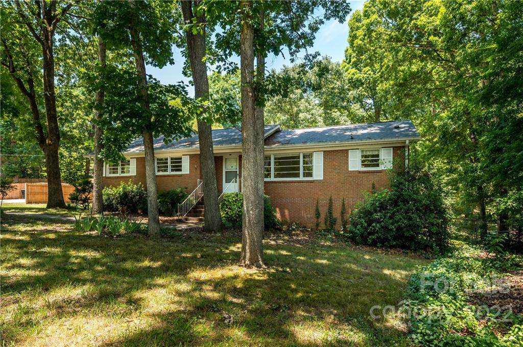 1623 Lumarka Drive - Photo 1