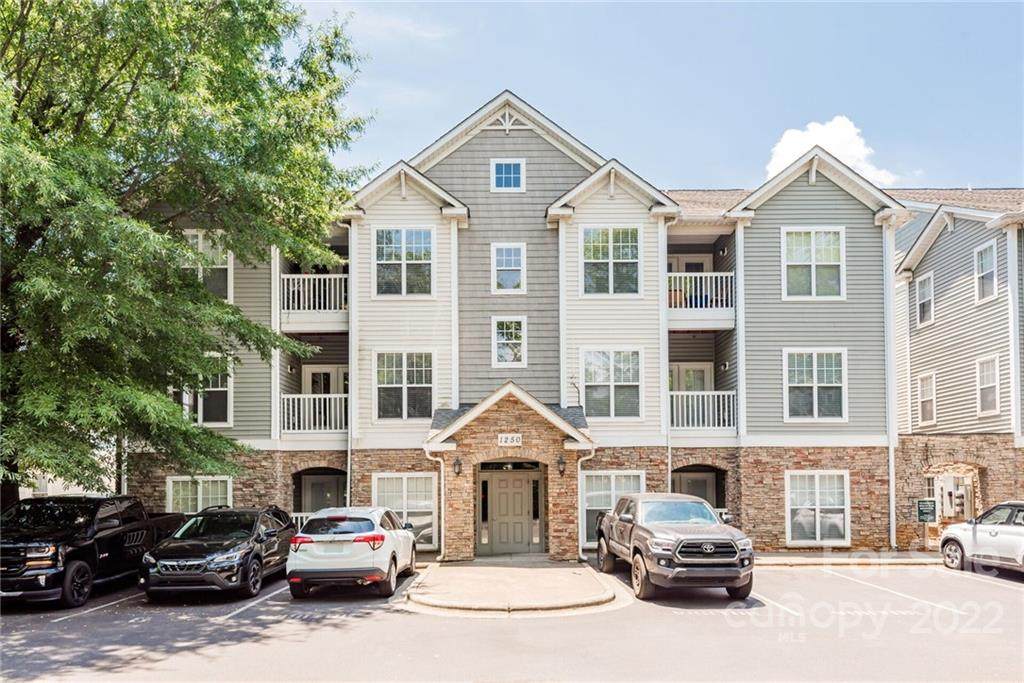 1280 Duncan Gardens Drive - Photo 1