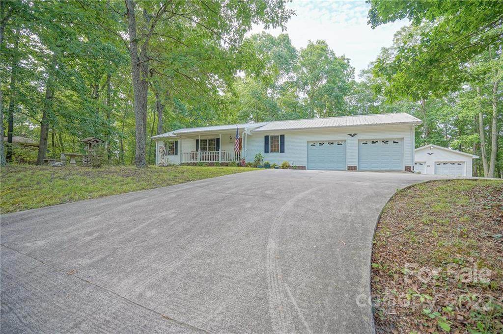 1325 Walnut Street - Photo 1