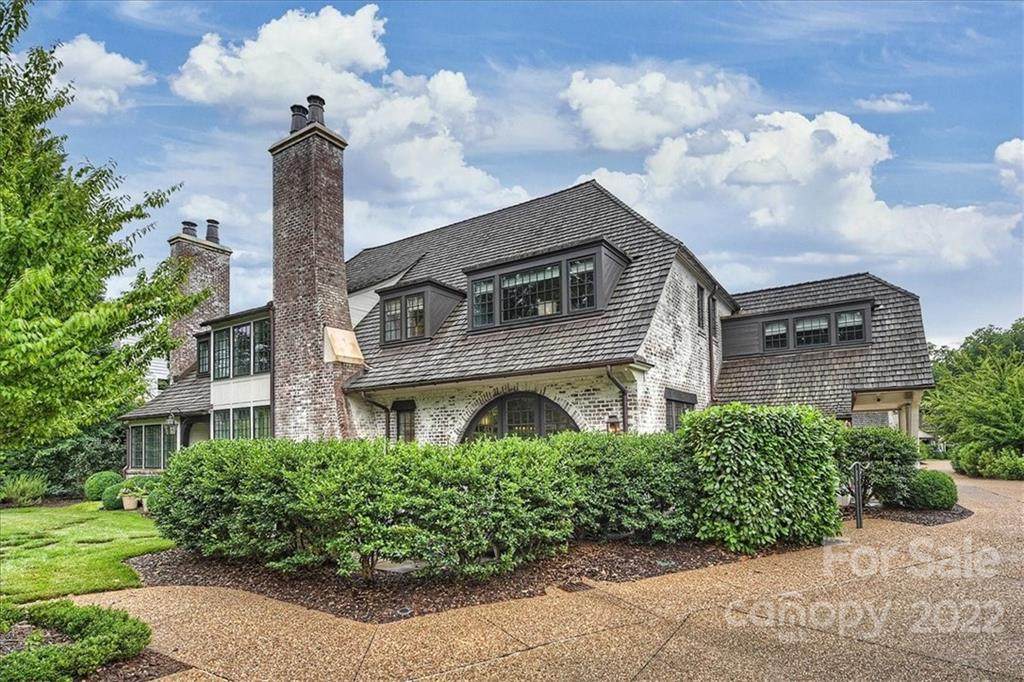 1194 Queens Road - Photo 1